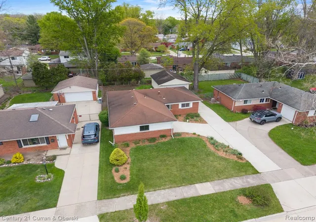 Homes for sale in Farmington Hills, MI | 30238 S Stockton Dr, Farmington Hills, MI 48336 | MLS# 60994567