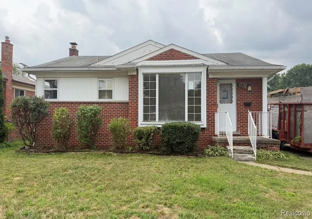 1st image of 30435 Rosslyn Ave, Garden City, MI 48135 | MLS# 61022710