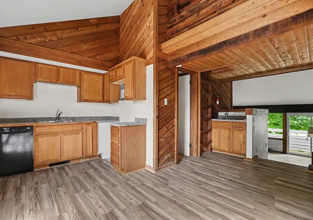Homes for sale in Cedar, MI | 5000 Townhouse Dr #J8, Cedar, MI 49621 | MLS# 80070013