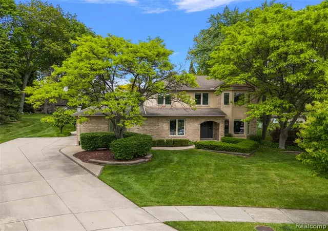 2nd image of 6730 Whiting Dr, Troy, MI 48098 | MLS# 60400534