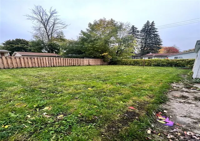 2nd image of 1720 N Oakley St, Saginaw, MI 48602 | MLS# 60399782