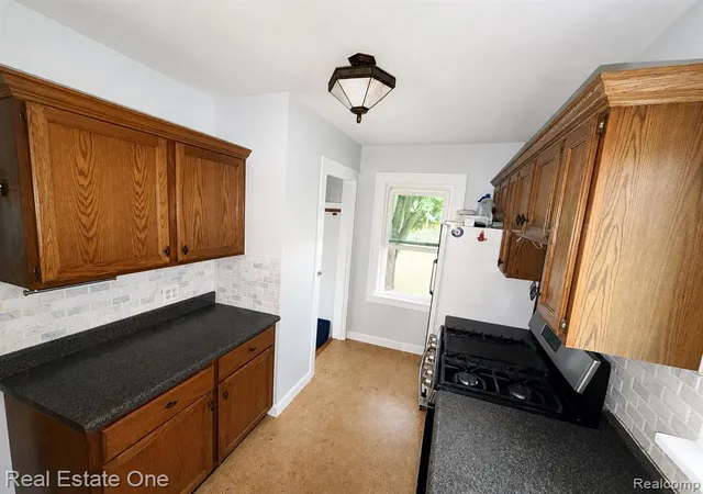 Photo 4 of Sale Pending at 35331 Elm St, Wayne, MI 48184 1261 | MLS# 61023676 | Listing updated on 2026-08-29