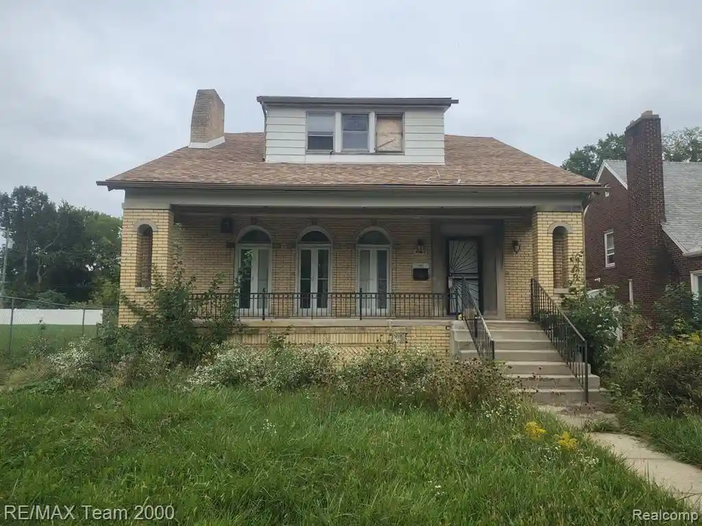 Photo 1 of Single family home for sale at 4626 Lakewood St, Detroit, MI 48215 | MLS# 61040350 | Listing updated on 2026-10-21