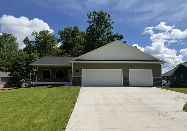 Homes for sale in Traverse City, MI | 1092 Birmley Estates Dr, Traverse City, MI 49696 | MLS# 80068534
