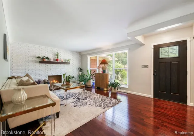 Photo 3 of Sale Pending at 26095 Rangemore St, Southfield, MI 48033 3418 | MLS# 61024983 | Listing updated on 2026-09-04