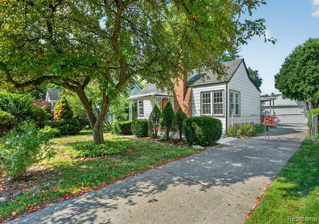 Photo 1 of Single family home for sale at 28805 Melvin St, Roseville, MI 48066 4216 | MLS# 61011356 | Listing updated on 2026-08-28