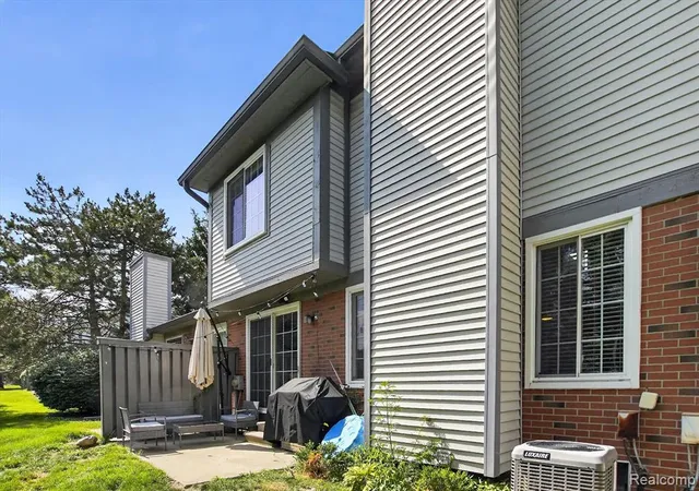 32nd image of 532 Winwood Cir, Walled Lake, MI 48390 | MLS# 61009514