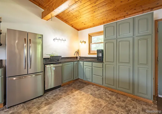 Photo 5 of Single family home for sale at 4069 Loch Dr, Highland, MI 48357 | MLS# 61008058 | Listing updated on 2026-08-20