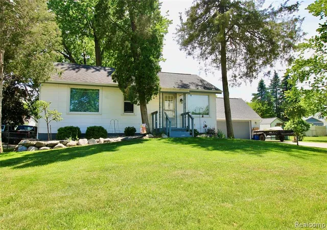 Homes for sale in Linden, MI | 306 Tickner St, Linden, MI 48451 | MLS# 60995223