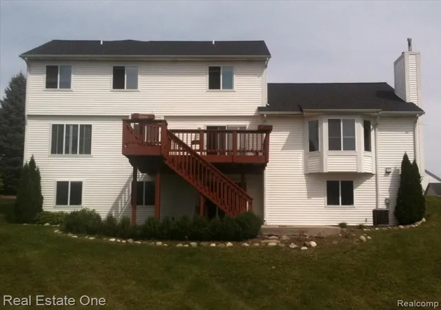 2nd image of 957 Meadowbrook Wy, Milford, MI 48381 2674 | MLS# 61002255