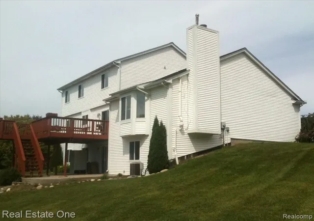 3rd image of 957 Meadowbrook Wy, Milford, MI 48381 2674 | MLS# 61002255