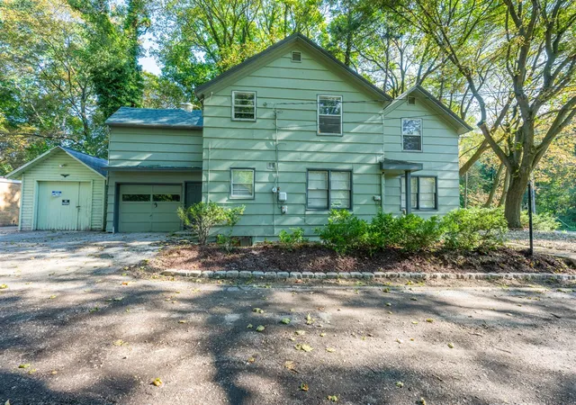 Listing Photo 4 - Condo for sale in building located at 1298 Colfax Ave, Benton Harbor, MI 49022