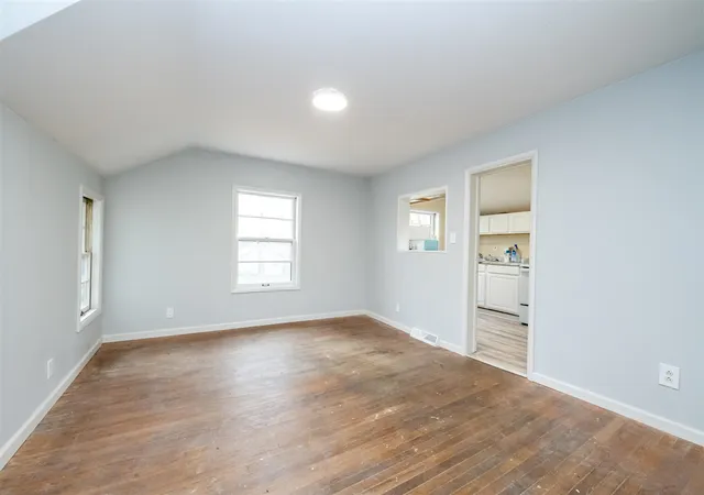 Listing Photo 5 - Condo for sale in building located at 1298 Colfax Ave, Benton Harbor, MI 49022