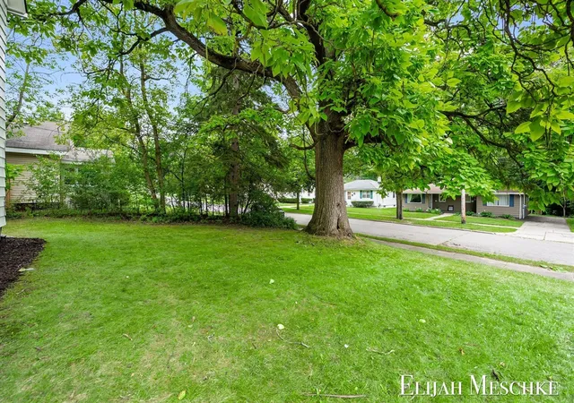 Photo 45 of Sale Pending at 801 Coldbrook St, Grand Rapids, MI 49503 | MLS# 70552544 | Listing updated on 2026-08-22
