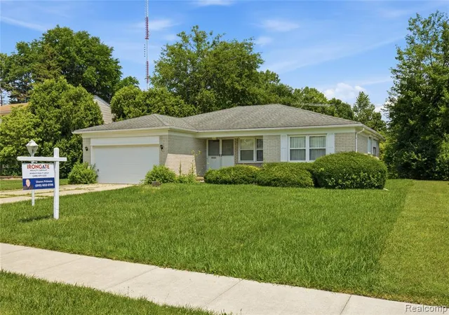 1st image of 25760 Southwood Dr, Southfield, MI 48075 2049 | MLS# 61009918