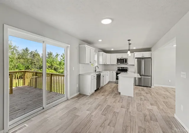 Photo 3 of Single family home for sale at 523 S 32Nd St, Escanaba, MI 49829 | MLS# 50220058 | Listing updated on 2026-08-27