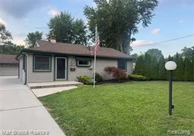 Homes for sale in Westland, MI | 33812 Casco Ct, Westland, MI 48186 | MLS# 61008909