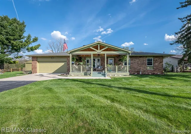 Homes for sale in Whitmore Lake, MI | 428 E Shore Dr, Whitmore Lake, MI 48189 | MLS# 60987017