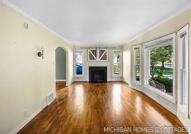 Homes for sale in Holland, MI | 52 W 27Th St, Holland, MI 49423 | MLS# 70539896