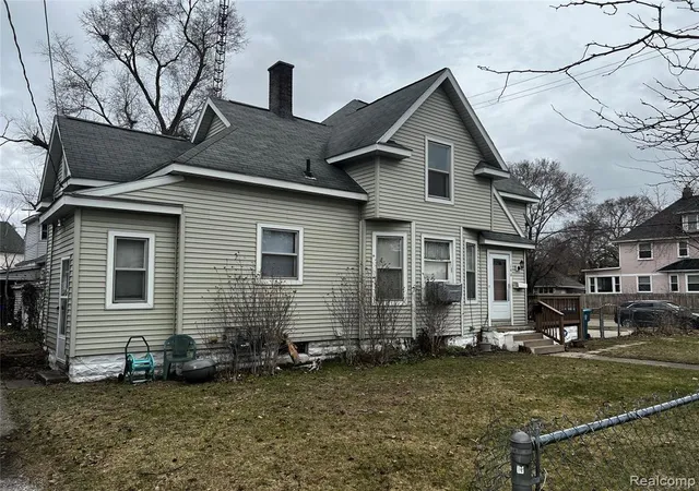 2nd image of 1411 5th St, Muskegon, MI 49441 | MLS# 60977737