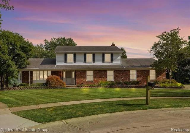 1st image of 943 Huntsford Ct, Troy, MI 48084 1617 | MLS# 61023514
