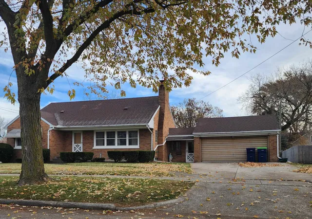 Photo 1 of Sale Pending at 1615 S Jackson St, Bay City, MI 48708 | MLS# 50194492 | Listing updated on 2026-01-29