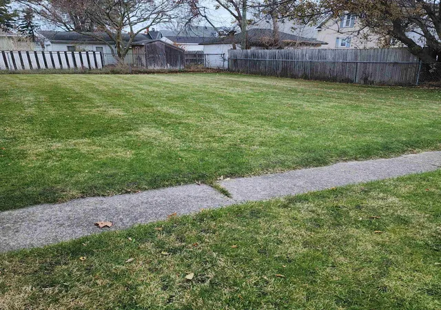 Photo 4 of Sale Pending at 1615 S Jackson St, Bay City, MI 48708 | MLS# 50194492 | Listing updated on 2026-01-29