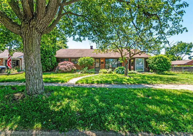 2nd image of 20510 Luna St, Clinton Township, MI 48035 | MLS# 61006186