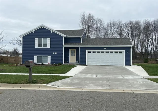Photo 1 of Single family home for sale at 62 Thompson Blvd, Coldwater, MI 49036 | MLS# 70442225 | Listing updated on 2025-10-30