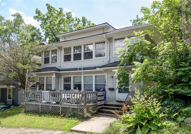 1st image of 909 Walwood Pl, Kalamazoo, MI 49007 | MLS# 70494527