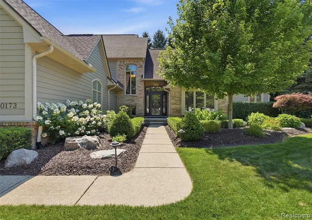 Photo 3 of Sale Pending at 50173 Hedgeway Dr, Shelby Township, MI 48317 | MLS# 61018498 | Listing updated on 2026-08-30