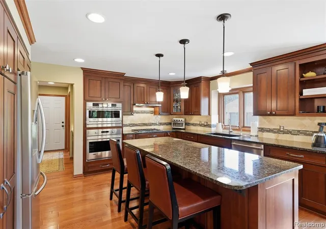 Photo 4 of Sale Pending at 50173 Hedgeway Dr, Shelby Township, MI 48317 | MLS# 61018498 | Listing updated on 2026-08-30