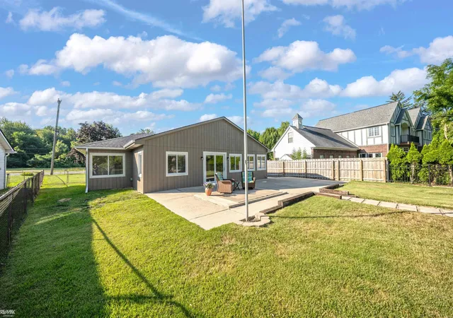 Photo 5 of Single family home for sale at 27401 S River Rd, Harrison Township, MI 48045 | MLS# 50217808 | Listing updated on 2026-08-13