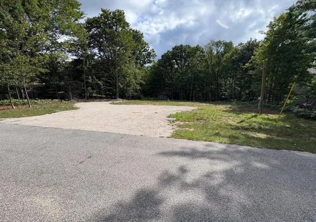 Homes for sale in Onekama, MI | 8349 Leecrest Blvd, Onekama, MI 49675 | MLS# 80066773