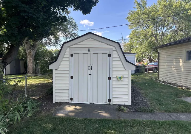 Photo 11 of Single family home for sale at 47630 Winthrop St, Shelby Township, MI 48317 | MLS# 50220318 | Listing updated on 2026-09-01