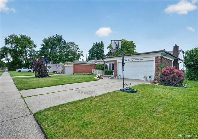 Photo 3 of Single family home for sale at 33879 Brookshire Dr, Sterling Heights, MI 48312 6511 | MLS# 61003934 | Listing updated on 2026-08-25