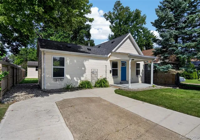 Homes for sale in Madison Heights, MI | 26725 Palmer Blvd, Madison Heights, MI 48071 | MLS# 61008007