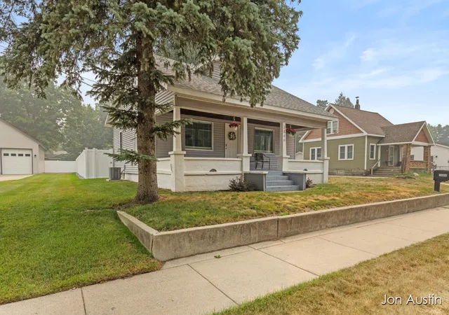 Photo 3 of Sale Pending at 3846 Byron Ctr Ave, Wyoming, MI 49519 | MLS# 70547052 | Listing updated on 2026-08-19