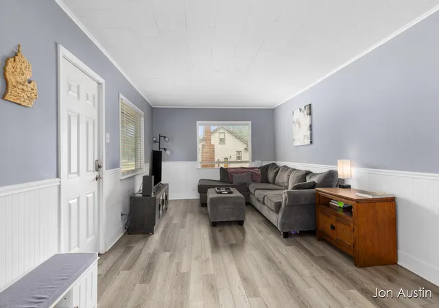 Photo 3 of Sale Pending at 3846 Byron Ctr Ave, Wyoming, MI 49519 | MLS# 70547052 | Listing updated on 2026-08-19