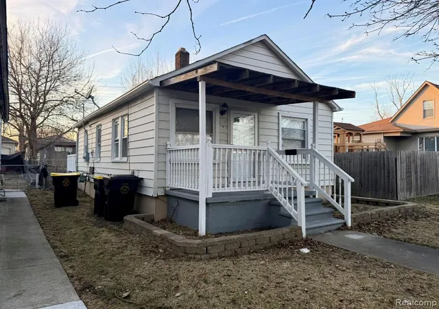 Photo 2 of Single family home for sale at 2396 Superior St, Trenton, MI 48183 2618 | MLS# 60995784 | Listing updated on 2026-09-09