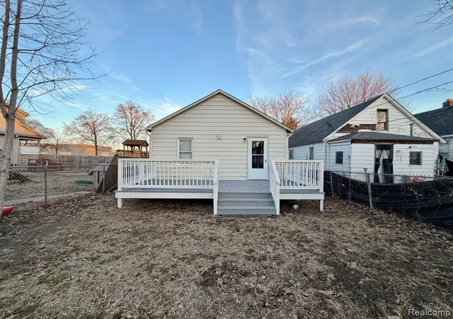 Photo 4 of Single family home for sale at 2396 Superior St, Trenton, MI 48183 2618 | MLS# 60995784 | Listing updated on 2026-09-09