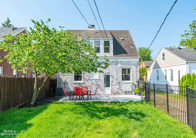 37th image of 1776 Hampton Rd, Grosse Pointe Woods, MI 48236 | MLS# 50213018