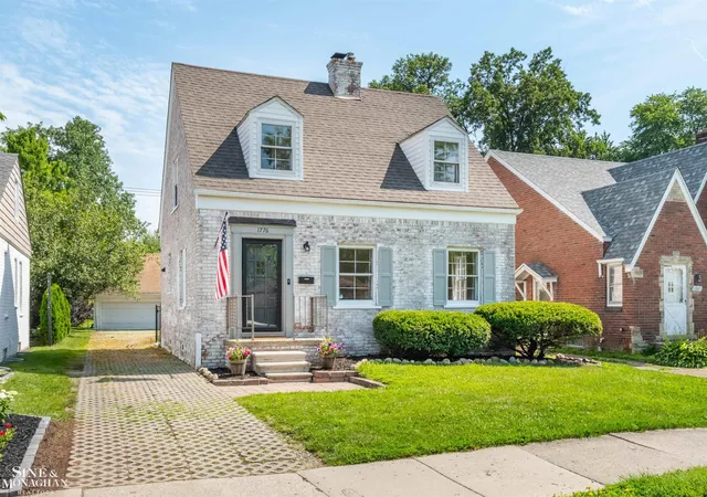 3rd image of 1776 Hampton Rd, Grosse Pointe Woods, MI 48236 | MLS# 50213018
