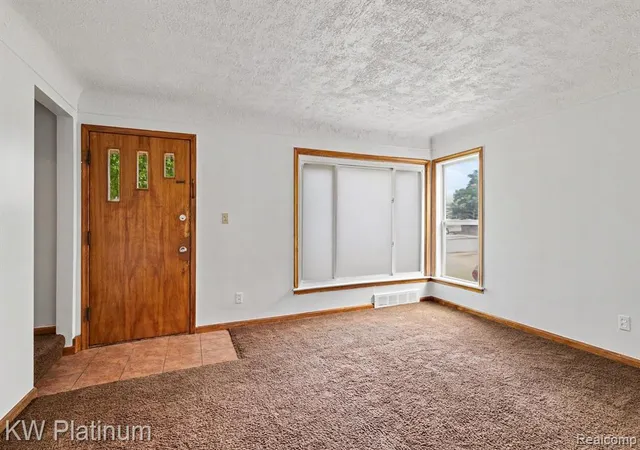 Homes for sale in Eastpointe, MI | 23755 Schroeder Ave, Eastpointe, MI 48021 | MLS# 61010864