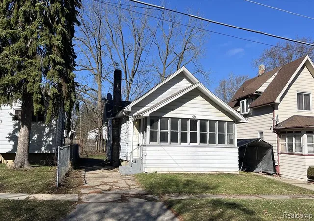 Homes for sale in Flint, MI | 936 Stocker Ave, Flint, MI 48503 | MLS# 60979429