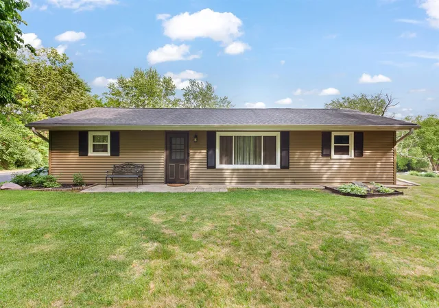 Homes for sale in Concord, MI | 216 Lake Hills Dr, Concord, MI 49237 | MLS# 70538836