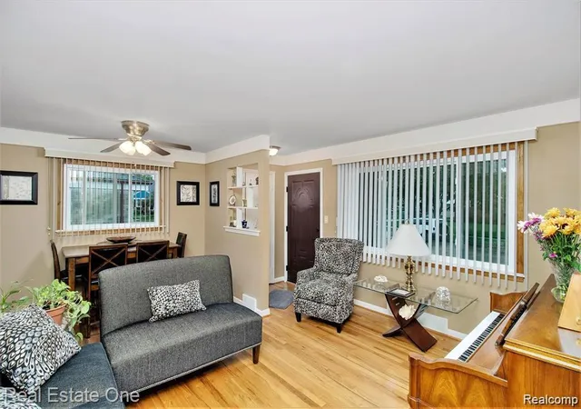 Photo 4 of Single family home for sale at 4327 Eastlawn Ave, Wayne, MI 48184 | MLS# 61021828 | Listing updated on 2026-09-01