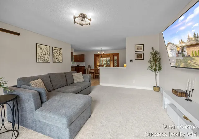 Photo 3 of Sale Pending at 4437 Forest Park Dr, Wyoming, MI 49519 | MLS# 70547490 | Listing updated on 2026-07-30