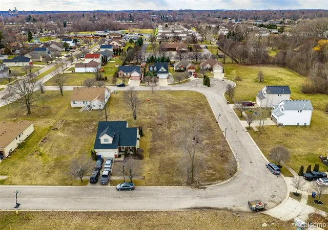 2nd image of 591 Boyd St, Pontiac, MI 48342 | MLS# 60976869