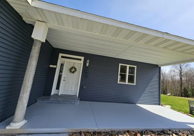 Homes for sale in Iron Mountain, MI | 7968 W Herzog Rd, Iron Mountain, MI 49801 | MLS# 50206379